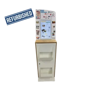 Kiosco de fotos PhotoPrintMe reacondicionadocon pantalla táctil y mueble blanco y madera de Sotelec.